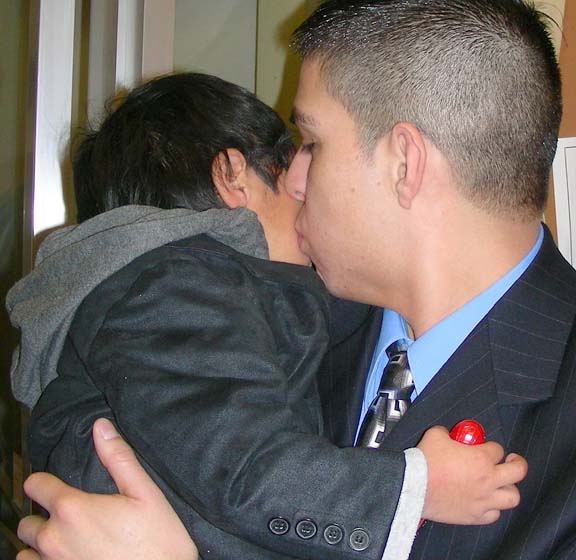 2008-12-26_14-07-58besoparanino.JPG