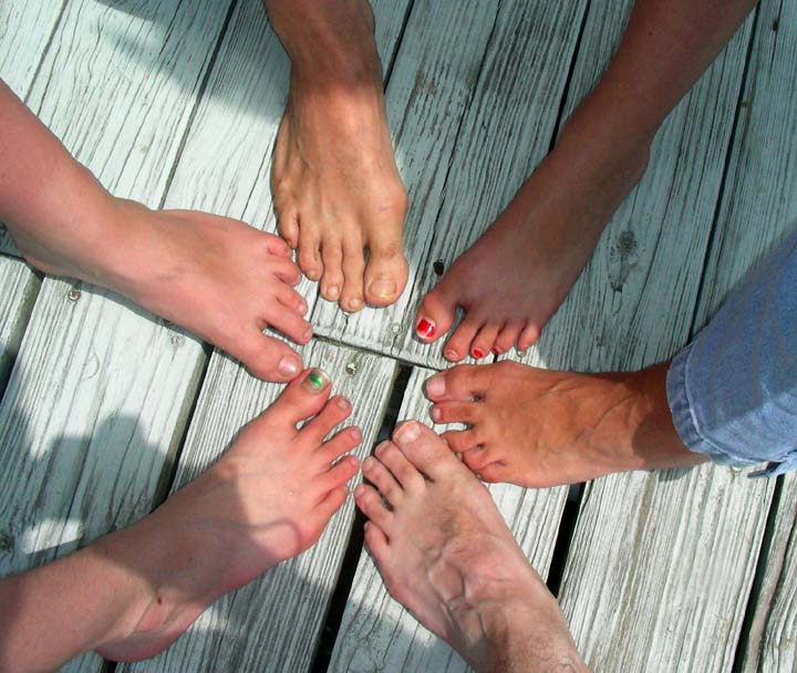2010-05-29_12-00-22feetcirclew.JPG